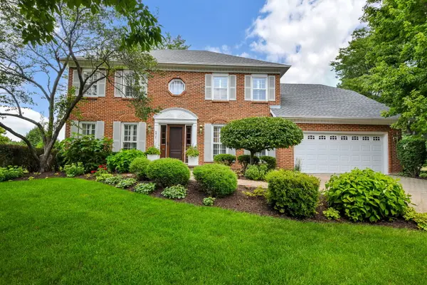 571 Apple River DR, Naperville, IL 60565