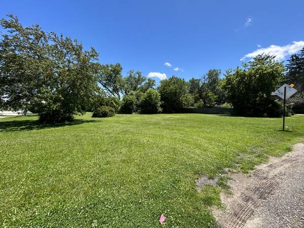 37570 N US Highway 12 HWY, Spring Grove, IL 60081