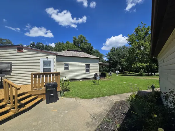 4707 E Il Highway 15, Woodlawn, IL 62898