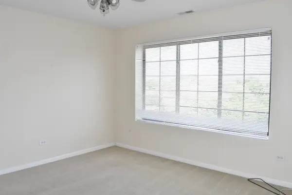 8255 Skokie BLVD #501, Skokie, IL 60077