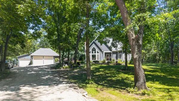 3410 Overlook DR, Richmond, IL 60071