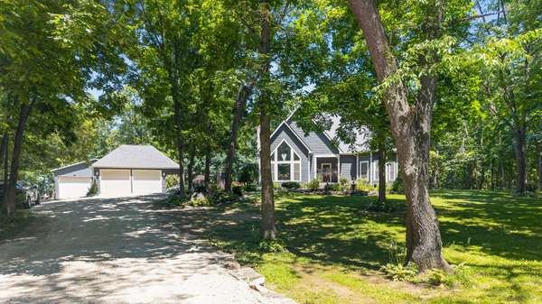 3410 Overlook DR, Richmond, IL 60071