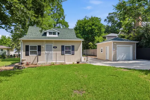 248 W Naperville RD, Westmont, IL 60559