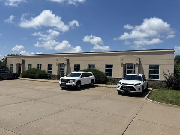 3404 Towne Pointe DR, Bettendorf, IA 52722