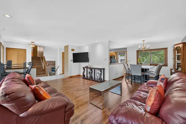 4506 MAGNOLIA DR, Rolling Meadows, IL 60008