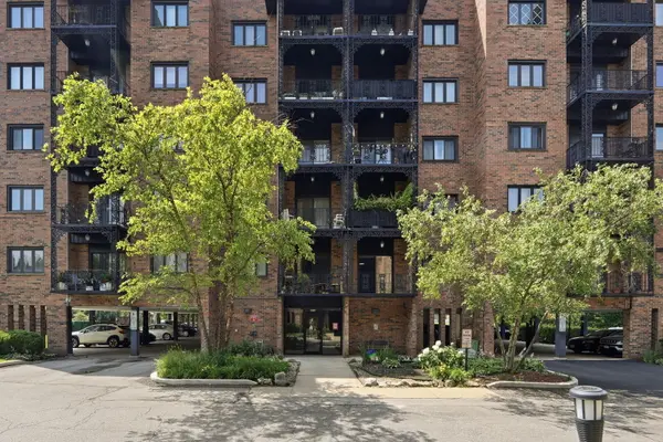 9331 Landings LN #305, Des Plaines, IL 60016