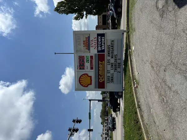 2843 E 53RD ST, Davenport, IA 52807