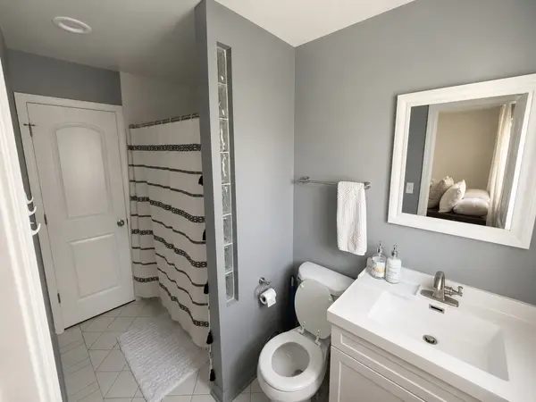 2010 Carleton RD, Hoffman Estates, IL 60169