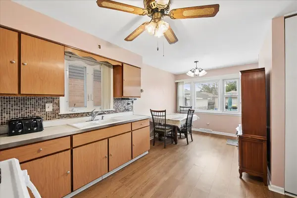 5026 N Michigan AVE, Schiller Park, IL 60176