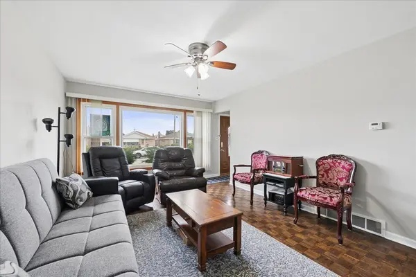 5026 N Michigan AVE, Schiller Park, IL 60176