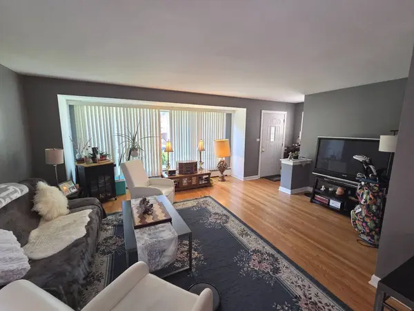 6159 N Meade AVE, Chicago, IL 60646