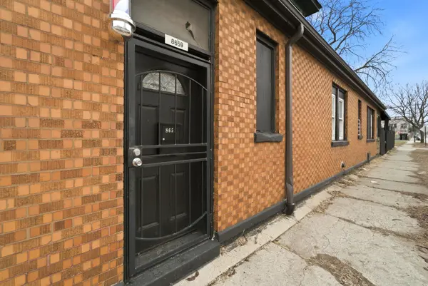 8659 S Kingston AVE, Chicago, IL 60617