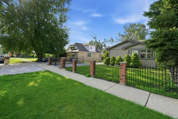 7046 W 72nd PL, Chicago, IL 60638