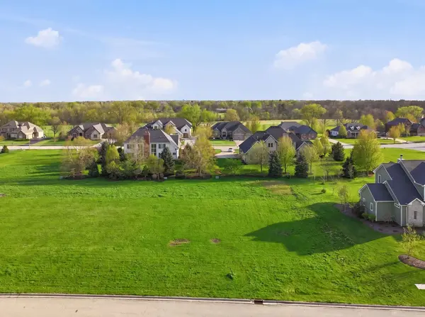 224 Whittemore DR, Sycamore, IL 60178