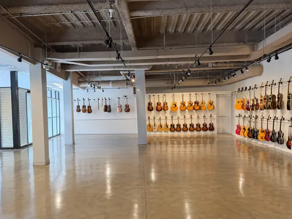 4420 N Clark ST #GF, Chicago, IL 60640