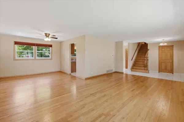160 Fairfield WAY, Bloomingdale, IL 60108