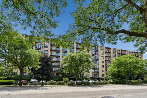 4601 W Touhy AVE #412, Lincolnwood, IL 60712
