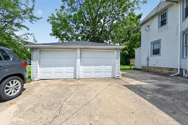 107 4th AVE, Joliet, IL 60433