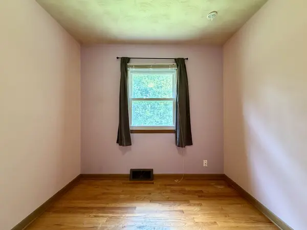 3036 Tower RD, Clinton, IA 52732