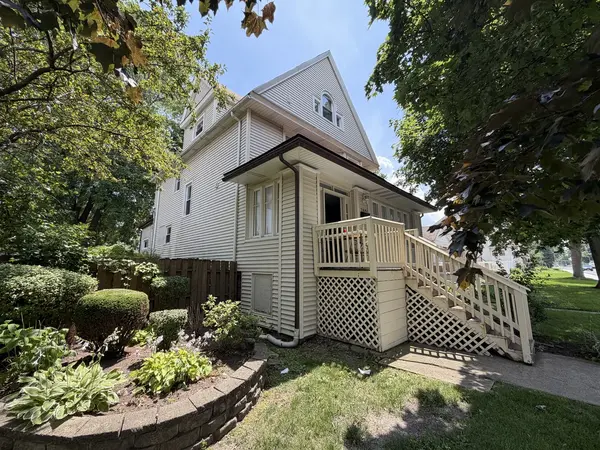 209 S 19th AVE, Maywood, IL 60153