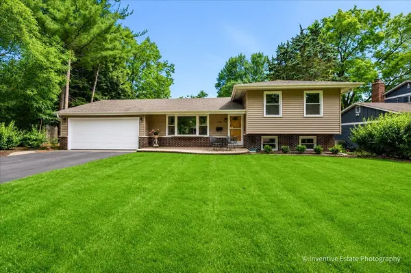 1152 George LN, Naperville, IL 60540