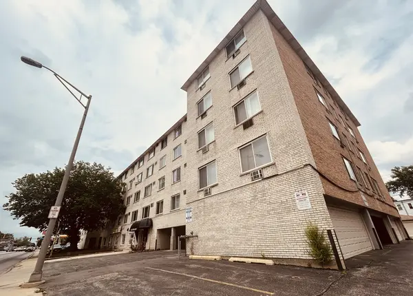 1227 S Harlem AVE #310, Berwyn, IL 60402