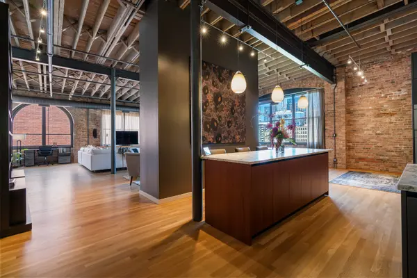420 W Grand AVE #5D, Chicago, IL 60654