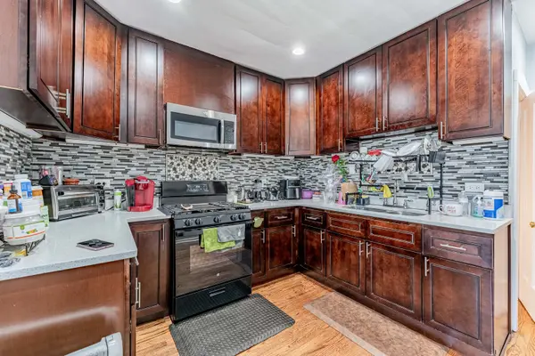 5933 S Sacramento AVE, Chicago, IL 60629