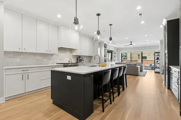 2004 W Addison ST #3W, Chicago, IL 60618