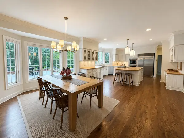 26985 N Countryside Lake DR, Mundelein, IL 60060