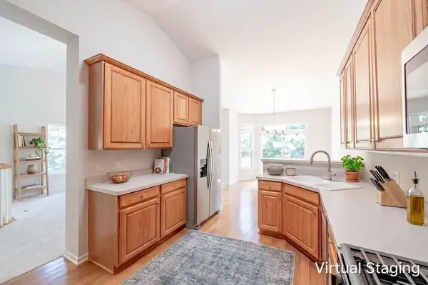 3325 Rosecroft LN, Naperville, IL 60540