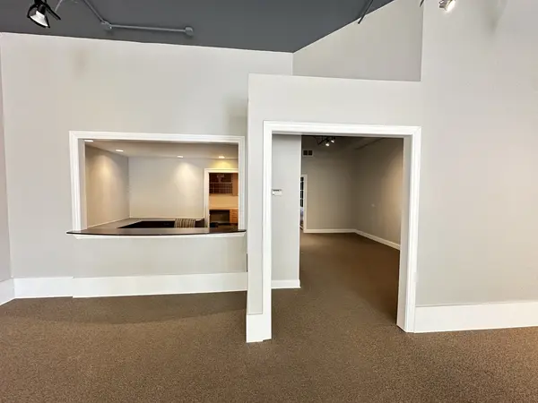 514 W Northwest HWY, Mount Prospect, IL 60056