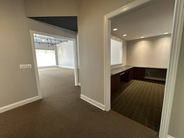 514 W Northwest HWY, Mount Prospect, IL 60056