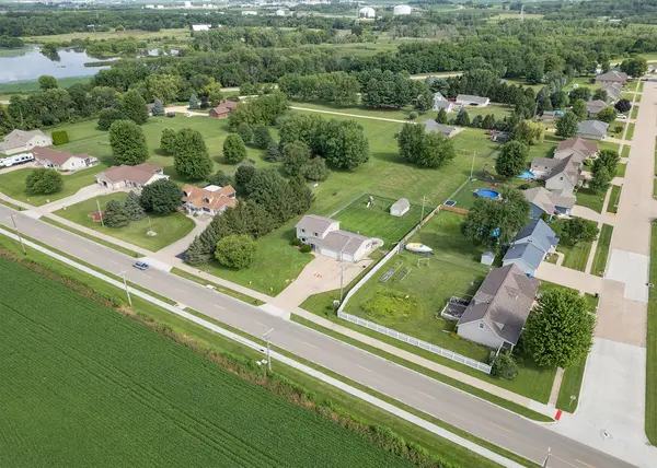 2316 9th ST, Camanche, IA 52730