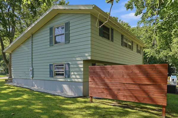 1104 Elm PL, Dixon, IL 61021