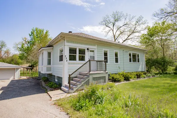 22W724 Saint Charles RD, Glen Ellyn, IL 60137
