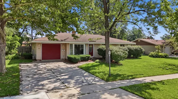 1624 W Weathersfield WAY, Schaumburg, IL 60193