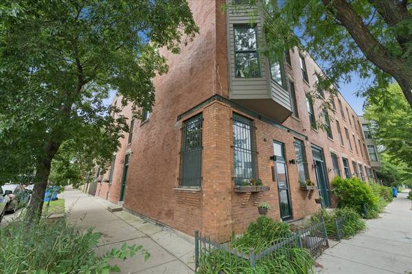 439 N Leavitt ST #3, Chicago, IL 60612