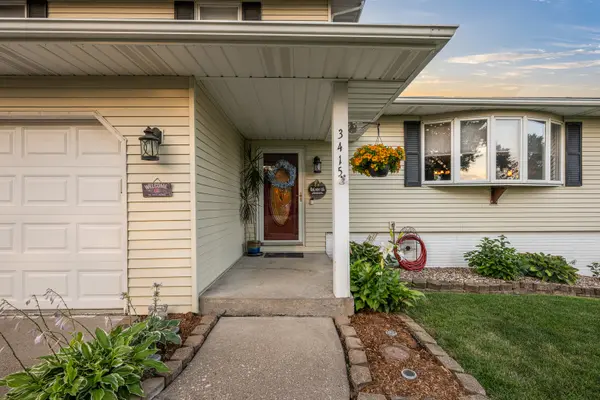 3415 Hazelwood CT, Davenport, IA 52806