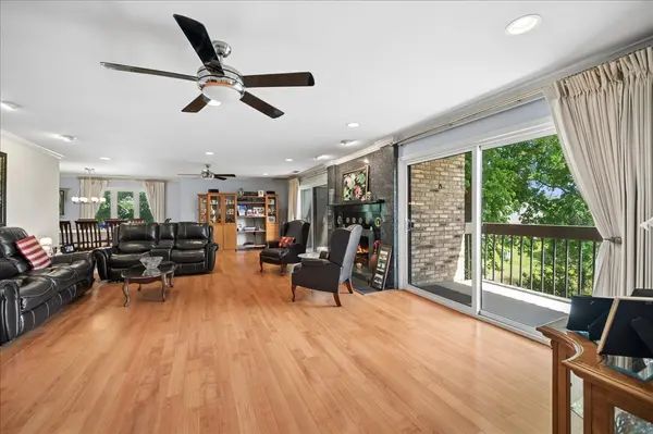 3741 Mission Hills RD #201, Northbrook, IL 60062