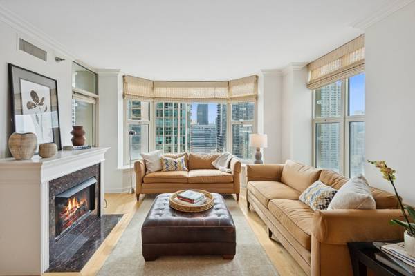 25 E Superior ST #3903, Chicago, IL 60611