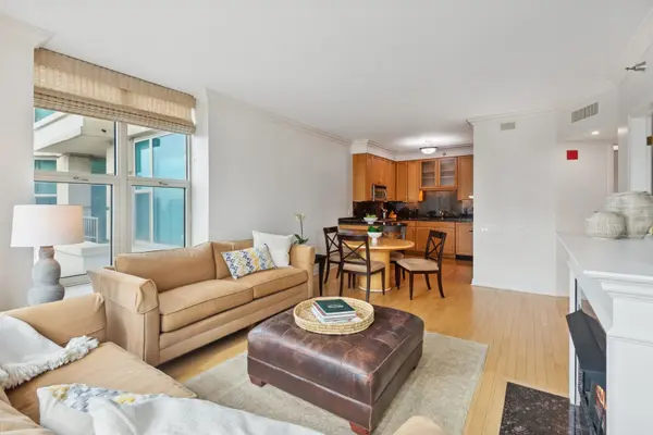25 E Superior ST #3903, Chicago, IL 60611