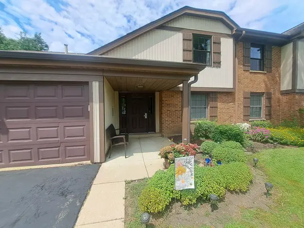 1232 Plum Tree CT #A1, Schaumburg, IL 60193