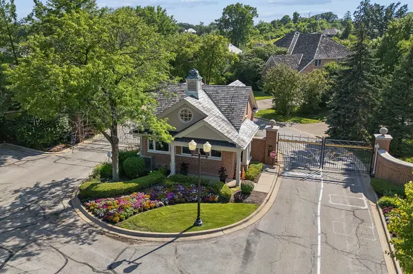9620 Pacific CT, Burr Ridge, IL 60527