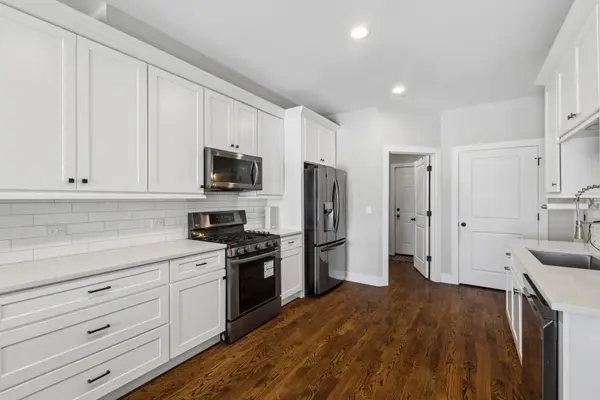 8166 W 87th ST #8166, Hickory Hills, IL 60457