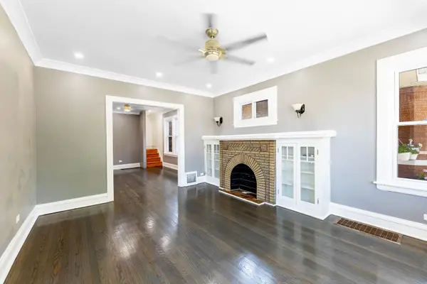 3035 N Luna AVE, Chicago, IL 60641