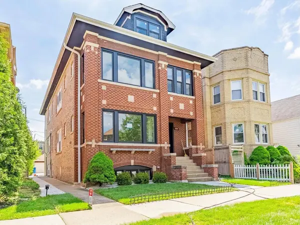 5131 W Roscoe ST #2, Chicago, IL 60641