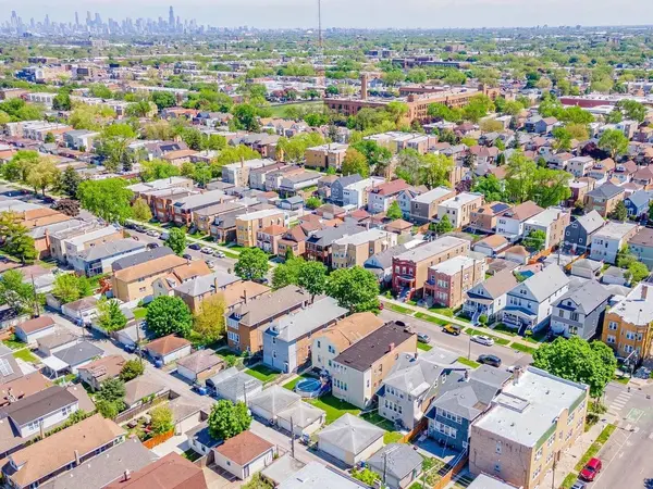 5131 W Roscoe ST #2, Chicago, IL 60641