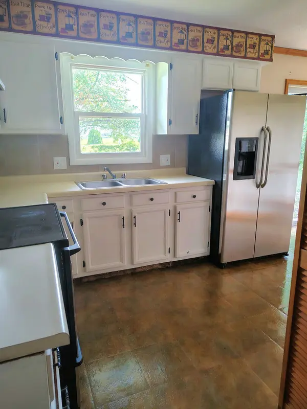 1036 Avenue E, Rochelle, IL 61068