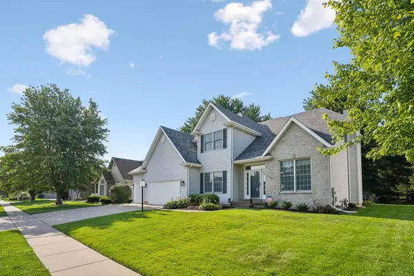 3105 48th AVE, Bettendorf, IA 52722